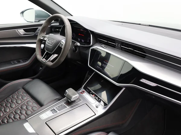 AUDI RS6 Avant (2022) — foto 13 van 19