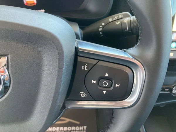Volvo XC40 (2024) — foto 10 van 19