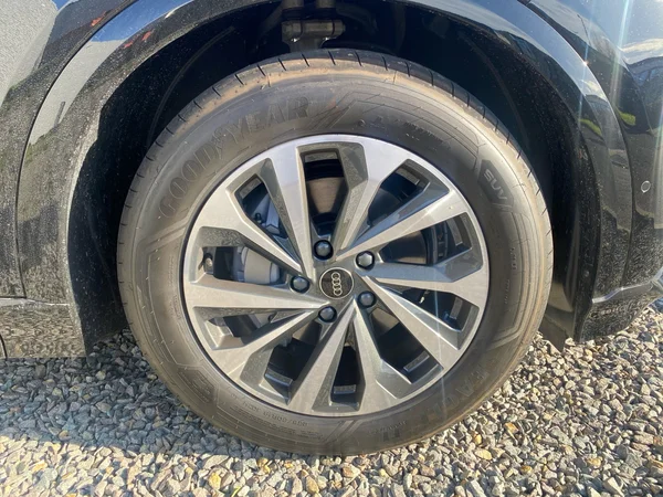 AUDI Q6 e-tron (2025) — foto 23 van 24