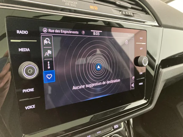 VOLKSWAGEN Touran (2020) — foto 30 van 31