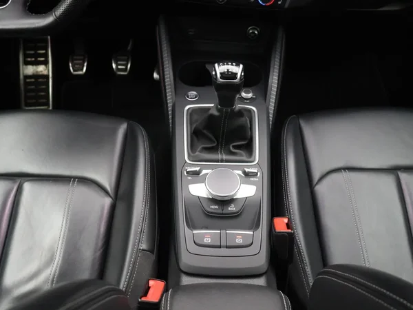 Audi Q2 (2022) — foto 10 van 29
