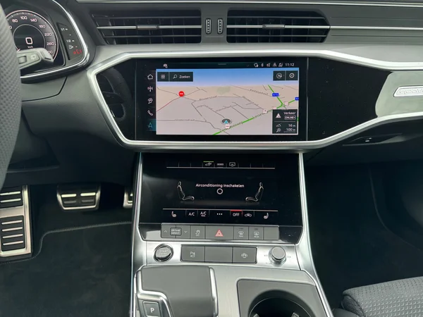 AUDI A6 Avant PHEV (2025) — foto 2 van 23