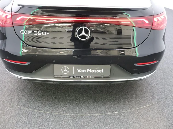 Mercedes-Benz EQE (2025) — foto 10 van 24
