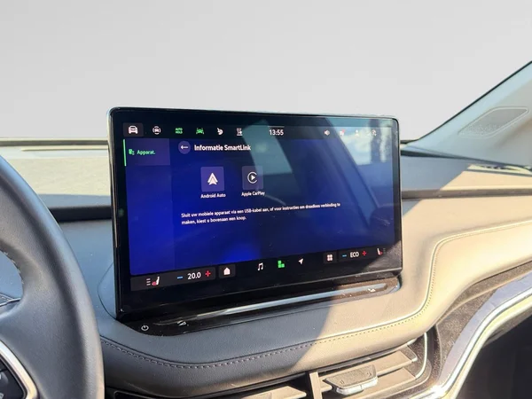 SKODA Enyaq (2024) — foto 8 van 21