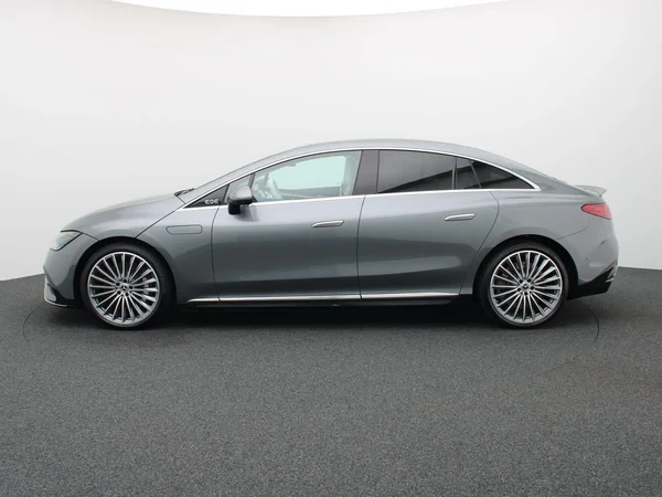 Mercedes-Benz EQE (2026) — foto 20 van 25