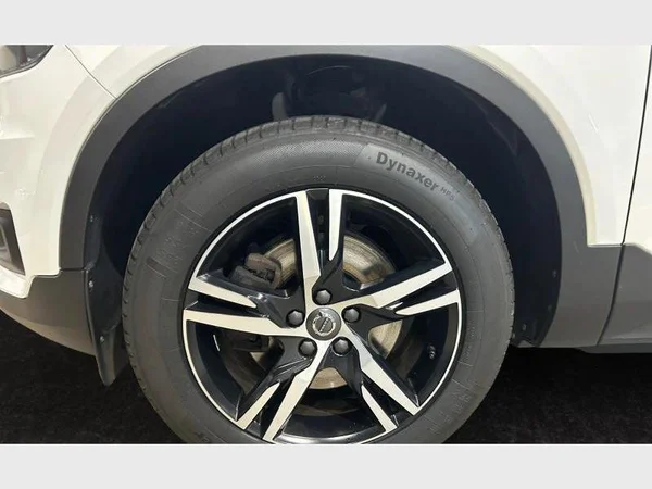 Volvo XC40 (2018) — foto 24 van 30