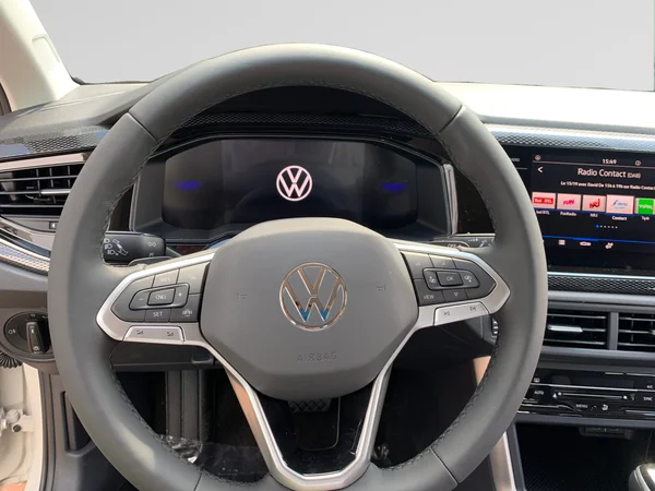 VOLKSWAGEN Polo (2024) — foto 3 van 12