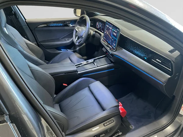 VOLKSWAGEN Passat Variant (2026) — foto 18 van 21