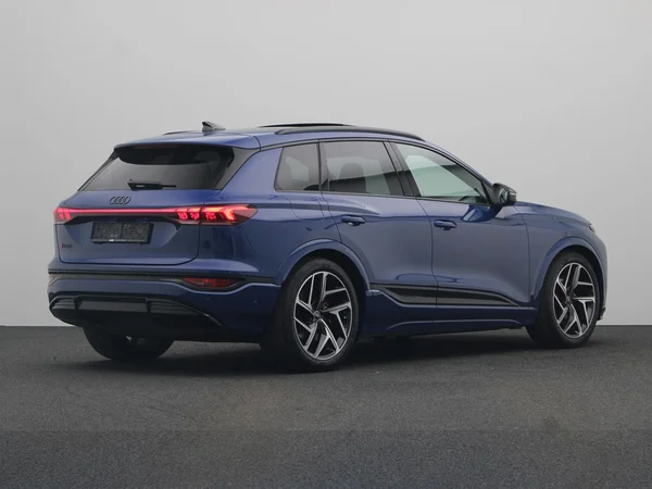 AUDI SQ6 e-tron (2024) — foto 12 van 27