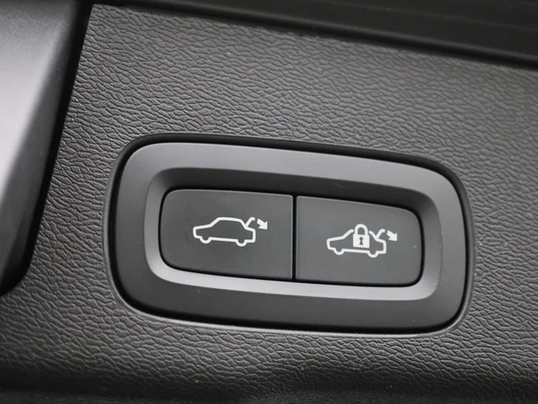 Volvo XC60 (2021) — foto 7 van 44