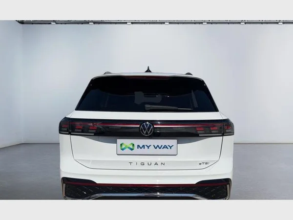 Volkswagen Tiguan (2024) — foto 23 van 26