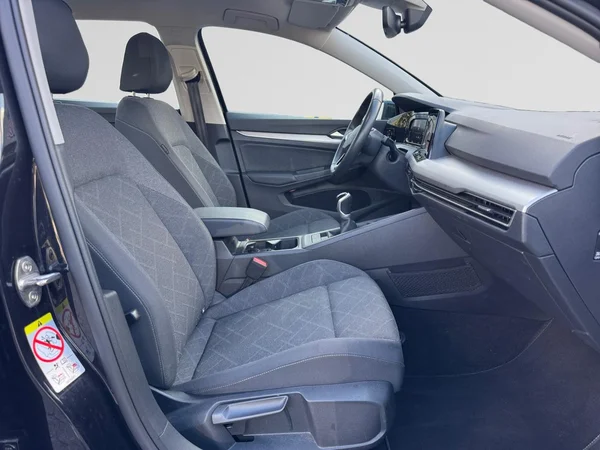 VOLKSWAGEN Golf VIII SW (2023) — foto 8 van 24