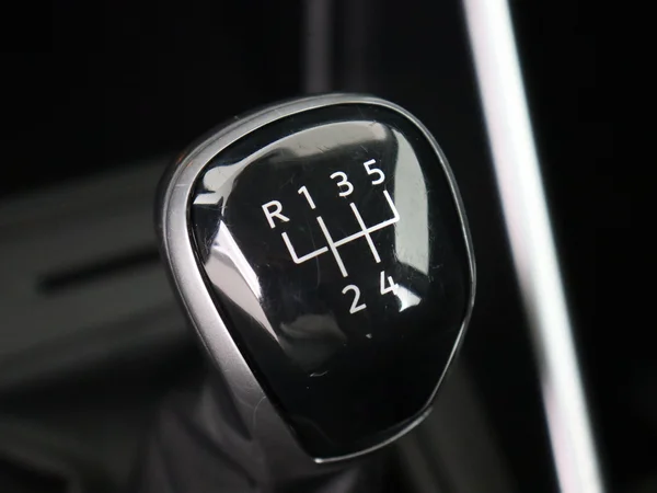 VOLKSWAGEN Polo (2023) — foto 4 van 27