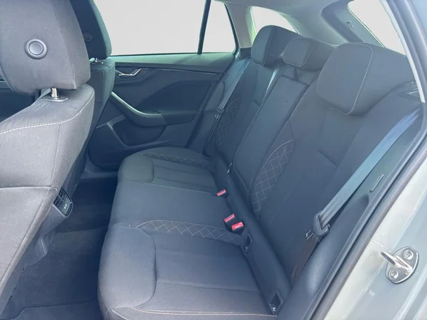 SKODA Scala (2024) — foto 9 van 11