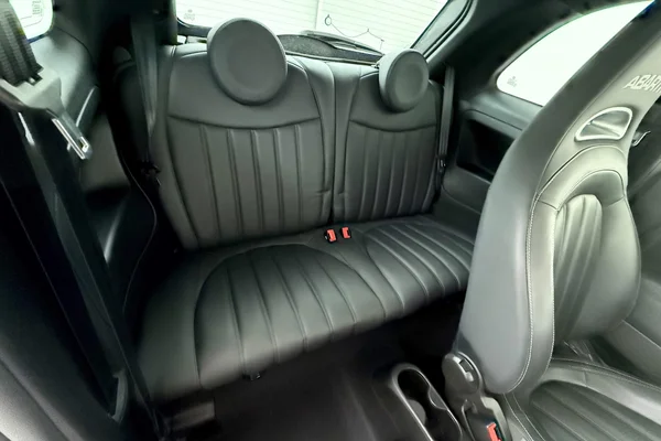 Abarth 595 (2021) — foto 6 van 27