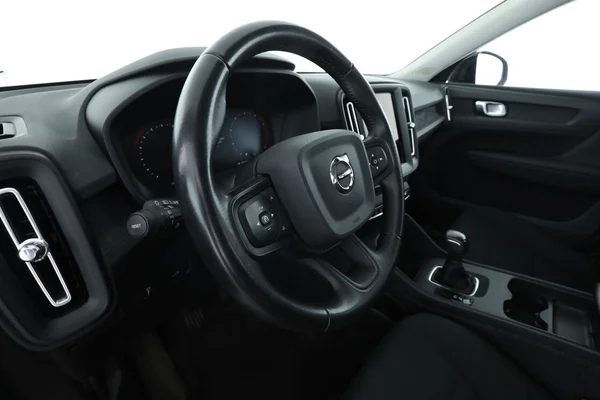 Volvo XC40 (2021) — foto 2 van 16
