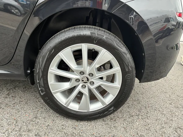 SKODA Kamiq (2023) — foto 15 van 22