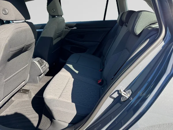 VOLKSWAGEN Golf VIII SW (2024) — foto 10 van 12