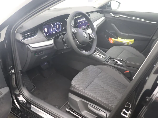 SKODA Octavia Combi (2024) — foto 5 van 33