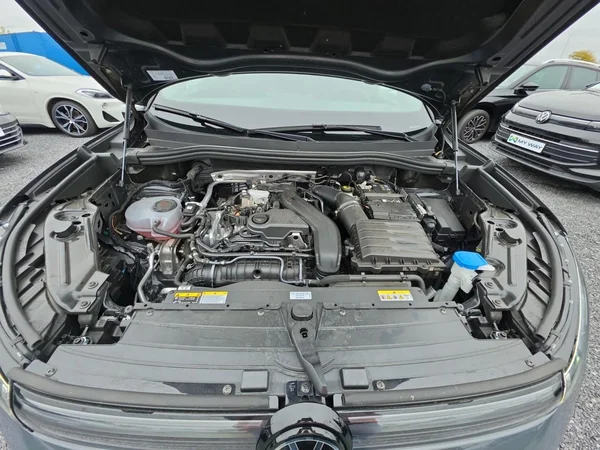 VOLKSWAGEN Tiguan (2026) — foto 13 van 22