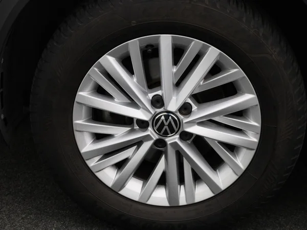 Volkswagen T-Roc (2023) — foto 7 van 42