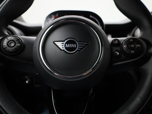 MINI One (2021) — foto 16 van 39