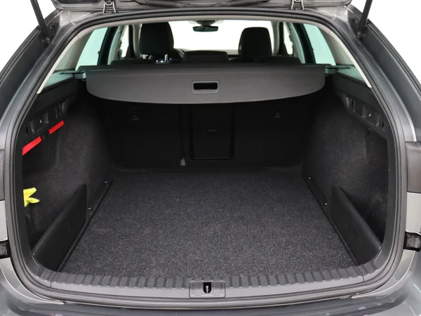 SKODA Octavia Combi (2024) — foto 6 van 18