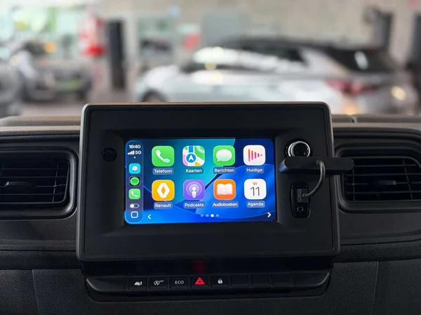 Renault Master (2021) — foto 2 van 16