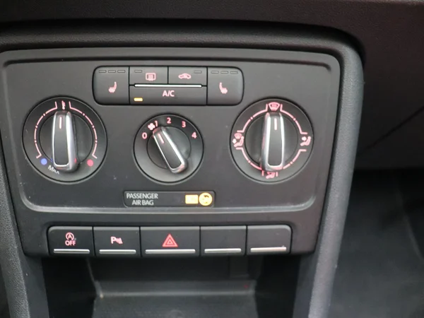 Volkswagen Beetle (2014) — foto 11 van 28