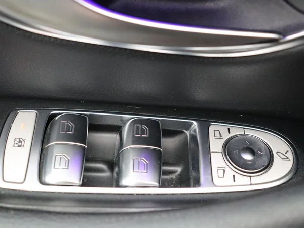 Mercedes-Benz E-Klasse (2020) — foto 3 van 32