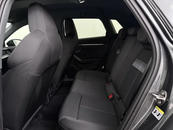 AUDI A3 Sportback (2025) — foto 2 van 18