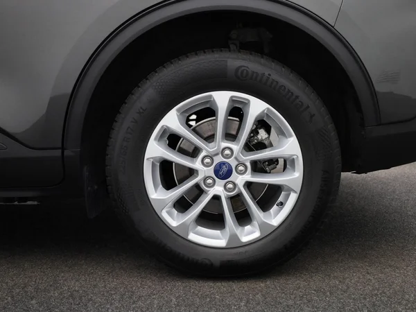 Ford Kuga (2022) — foto 8 van 40