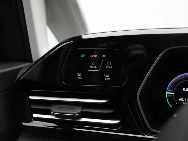 VOLKSWAGEN Caddy Maxi eHybrid (2025) — foto 3 van 19