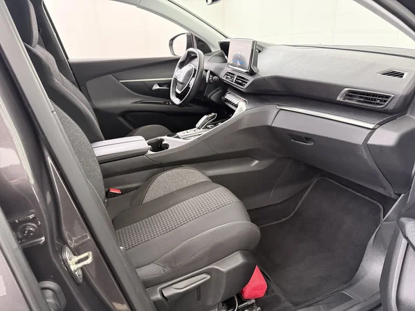 PEUGEOT 5008 (2023) — foto 8 van 26