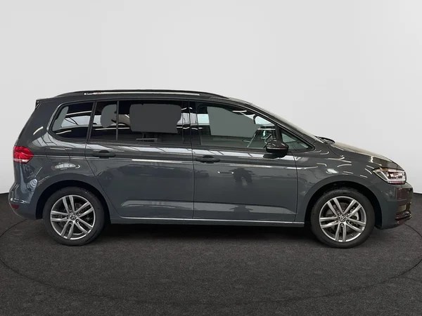 VOLKSWAGEN Touran (2025) — foto 19 van 22