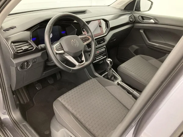 VOLKSWAGEN T-Cross (2023) — foto 31 van 36