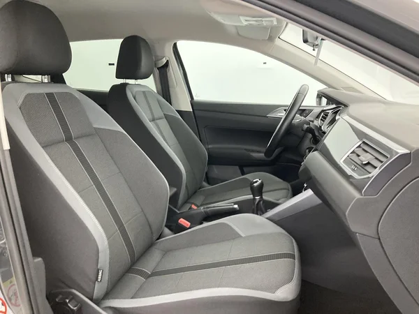 VOLKSWAGEN Polo (2021) — foto 21 van 36