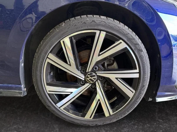 VOLKSWAGEN Golf VIII (2023) — foto 30 van 31