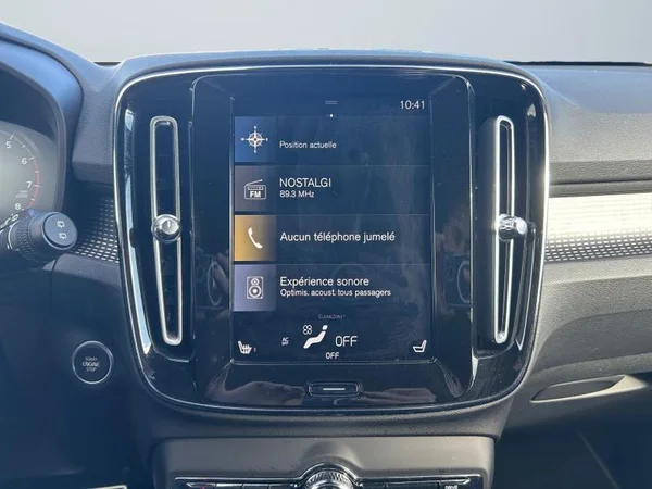 VOLVO XC40 (2018) — foto 7 van 32