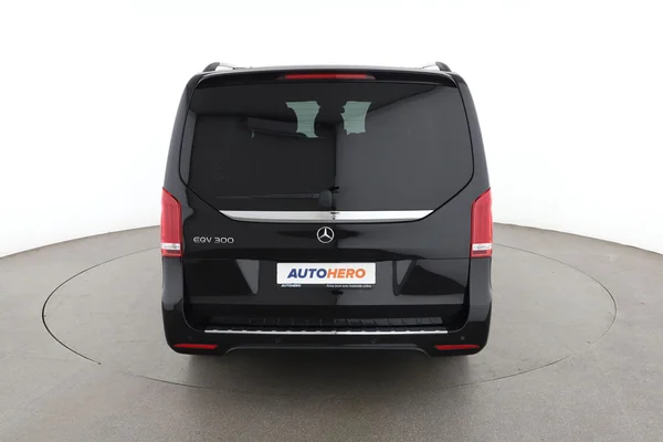 Mercedes-Benz Eqv (2022) — foto 11 van 16