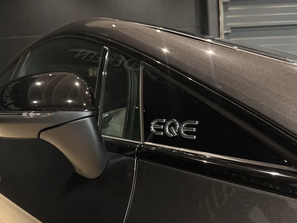 Mercedes-Benz EQE (2024) — foto 28 van 30