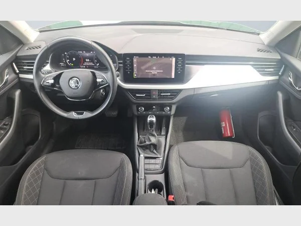Skoda Kamiq (2022) — foto 2 van 26