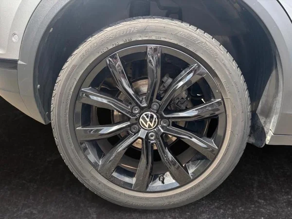 VOLKSWAGEN T-Roc (2023) — foto 19 van 27