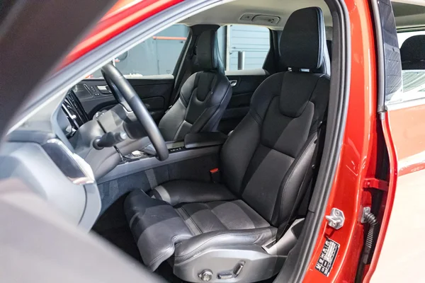 Volvo XC60 (2019) — foto 19 van 44