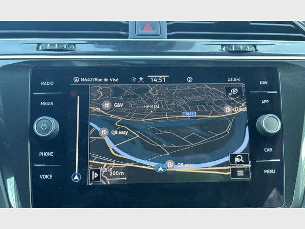 VOLKSWAGEN Tiguan (2021) — foto 10 van 33