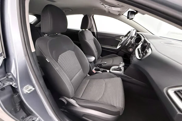 Kia Xceed (2022) — foto 3 van 35