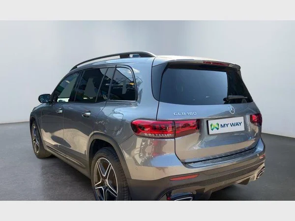 Mercedes-Benz GLB 180 (2021) — foto 26 van 29