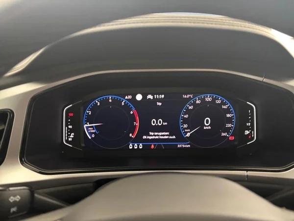 VOLKSWAGEN T-Roc (2024) — foto 6 van 26