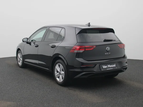 Volkswagen Golf (2021) — foto 12 van 40