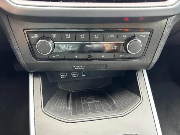 SEAT Arona (2018) — foto 10 van 28